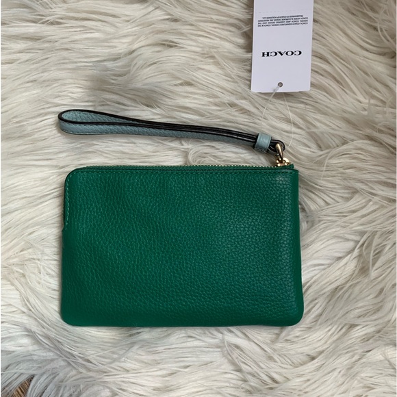 Coach NWT Corner Zip Wristlet With Radish - Picture 8 of 11